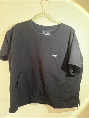 Figs Women Black Short-Sleeve Pocket Tee with Front Utility Pocket